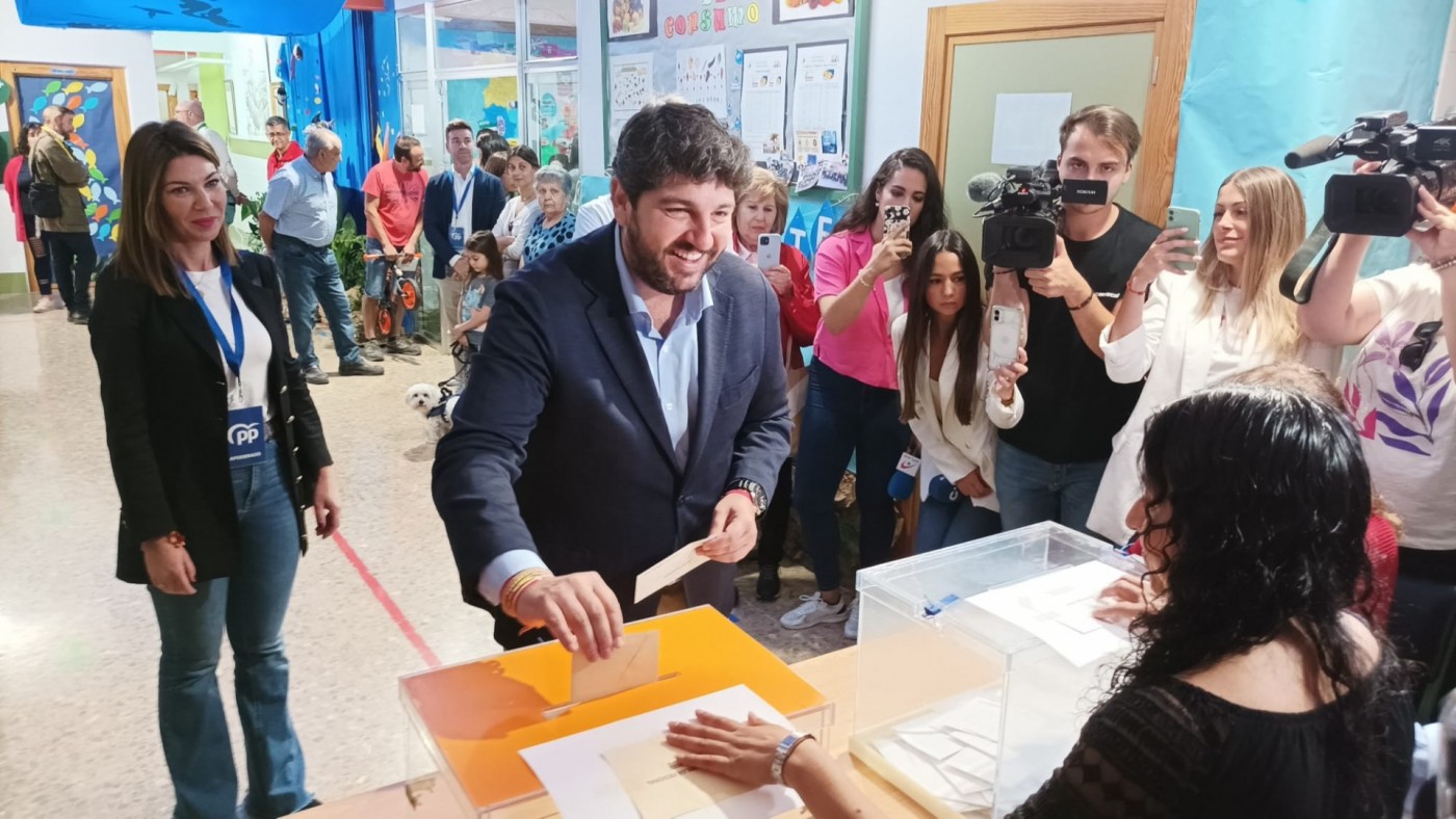 López Miras pide que todos a vayan a votar: "Nos jugamos el futuro de la Región para los próximos 4 años"