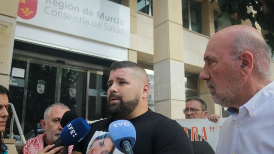 IU pregunta a la Consejería de Salud por inspecciones a la clínica de Cartagena tras la muerte de Sara Gómez