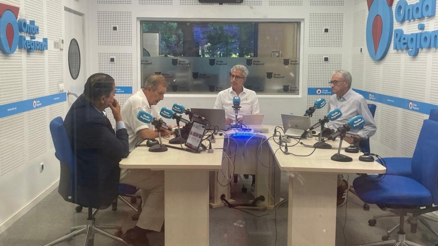 Pepe Ruiz, Enrique Nieto y Pedro de los Santos analizan las noticias del día en Onda Regional 