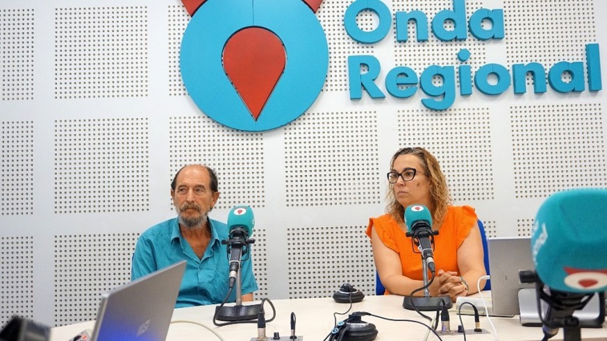 Con Francisco Palazón y Sandra Díez, de la asociación AFACMUR, hablamos de la vuelta al cole de los niños con cáncer en procesos oncológicos