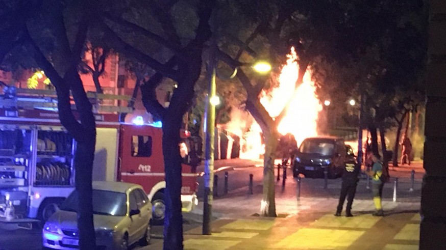 Incendio de un camión de basura en La Flota, Murcia