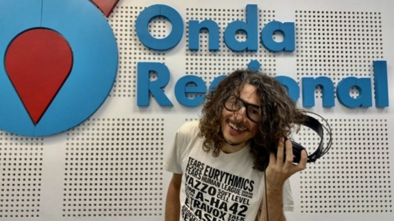 Miguel Tébar en el estudio de Onda Regional