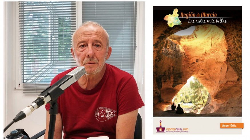 Salvador Inglés junto a una imagen del libro de Ángel Ortiz