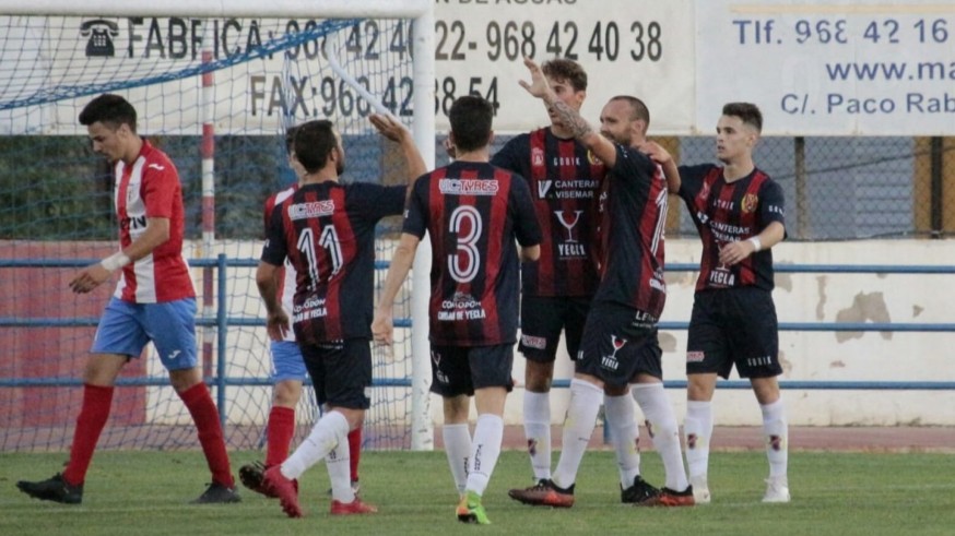 El Yeclano celebra un gol ante el Totana. Foto: Yeclano Deportivo