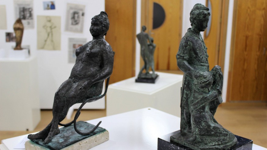 Algunas de las esculturas de la exposición de Alcantarilla