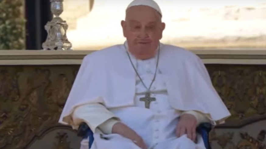 El Papa Francisco reaparece en la Plaza de San Pedro 