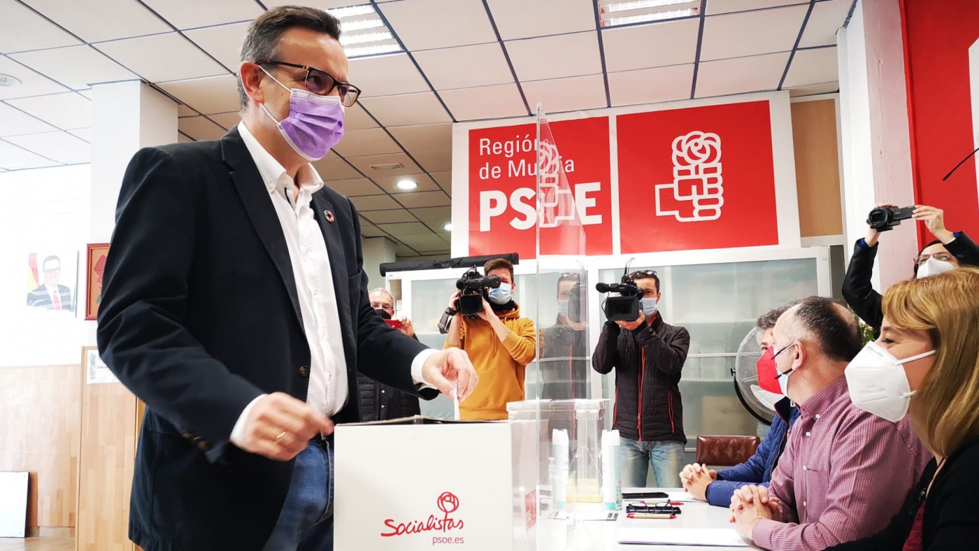 Conesa acusa a López Miras y a los tránsfugas de "corromper" el voto de la ciudadanía