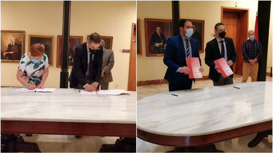 La alcaldesa de Jumilla y el alcalde de Los Alcázares han firmado esta mañana el acuerdo con José Luján. ORM