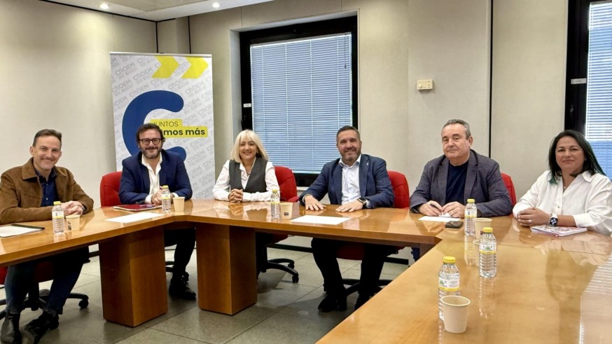 Patronal y sindicatos acuerdan relanzar las mesas de negociación colectiva tras las Fiestas de Primavera