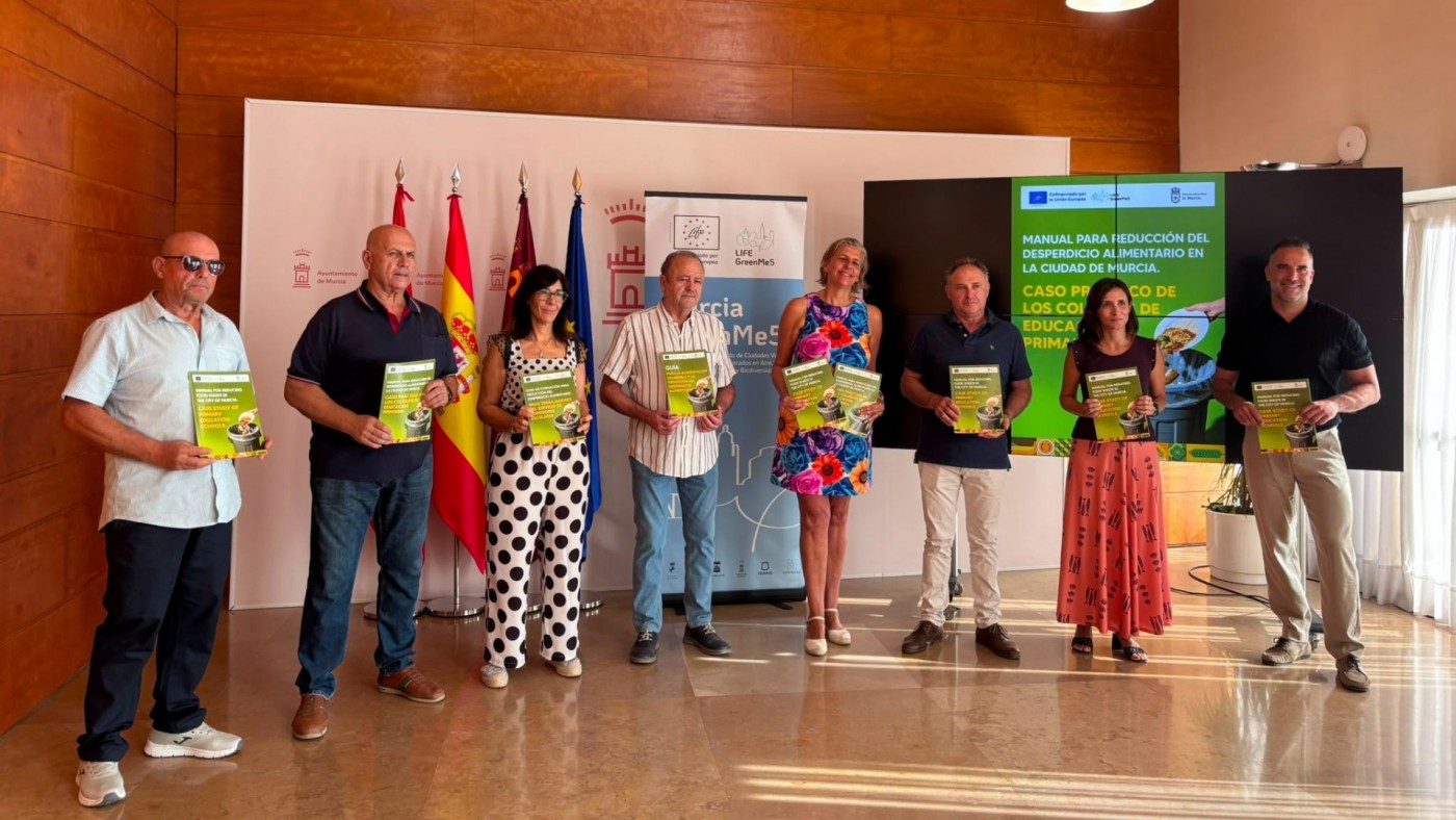 Los comedores escolares de Murcia desperdician 100 kilos de comida al día