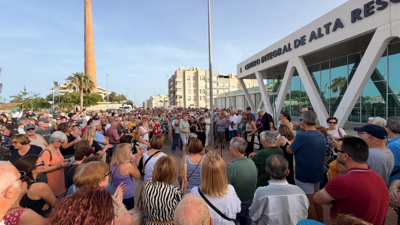 Protesta en Águilas por el cierre del Centro Integral de Alta Resolución 