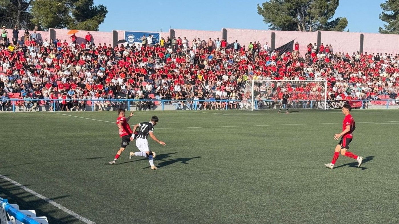 El Cieza falla ante el Cartagena B y aplaza el ascenso