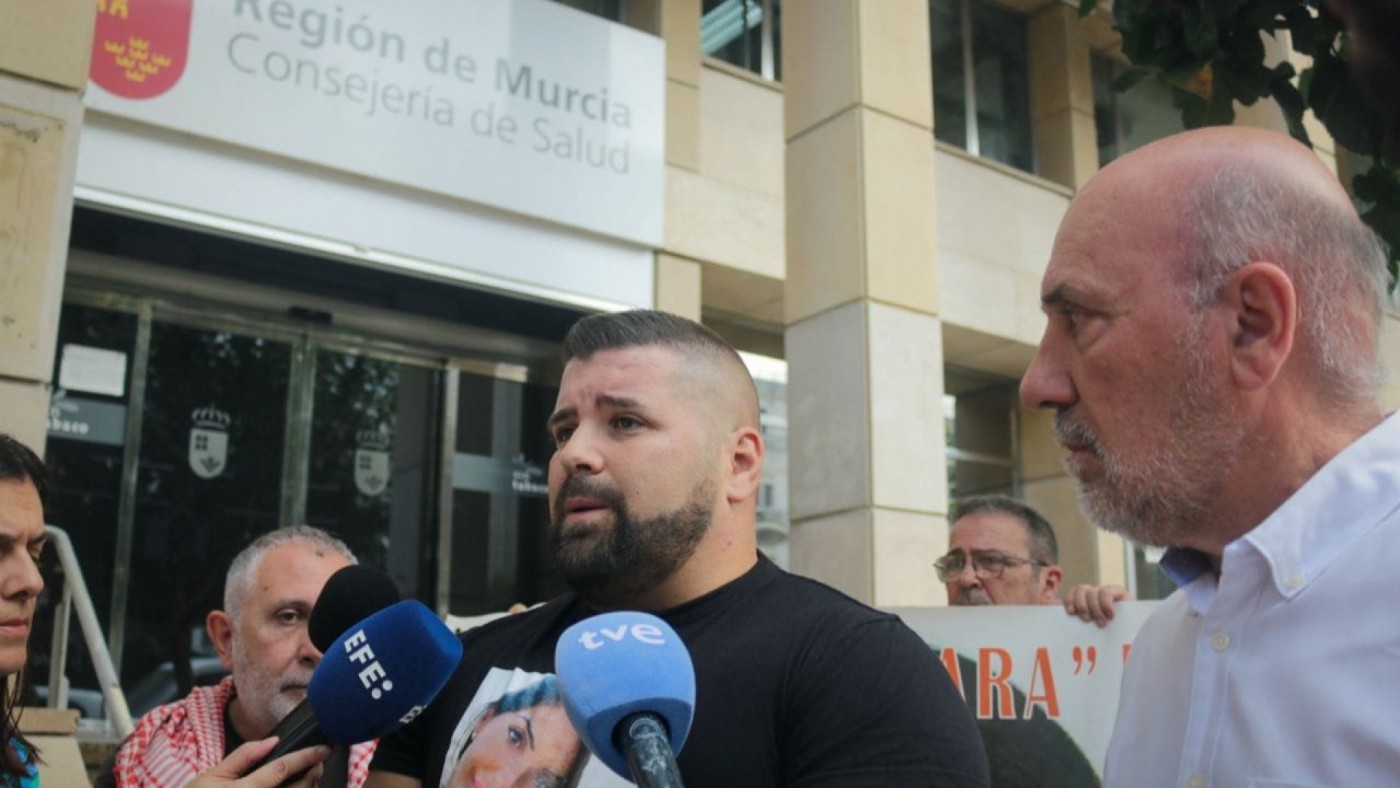 IU pregunta a la Consejería de Salud por inspecciones a la clínica de Cartagena tras la muerte de Sara Gómez