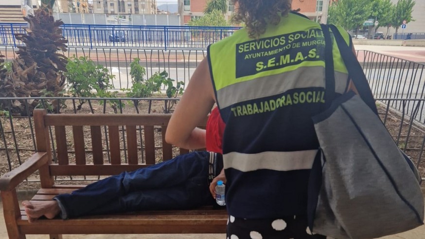 El ayuntamiento de Murcia asiste a 171 personas vulnerables durante la ‘Operación Calor’