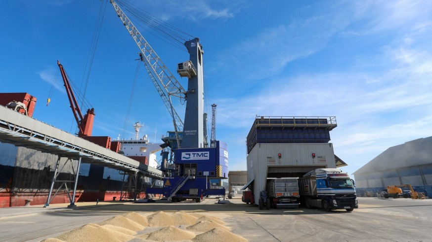 A bordo. El tráfico de mercancías crece un 8 por ciento en el Puerto de Cartagena
