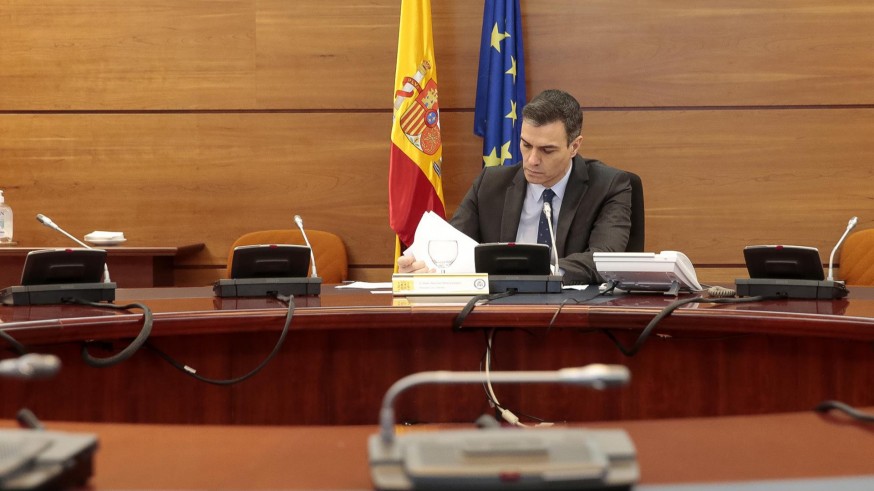 El Consejo de Ministros extraordinario aprueba la paralización de la actividad no esencial desde este lunes