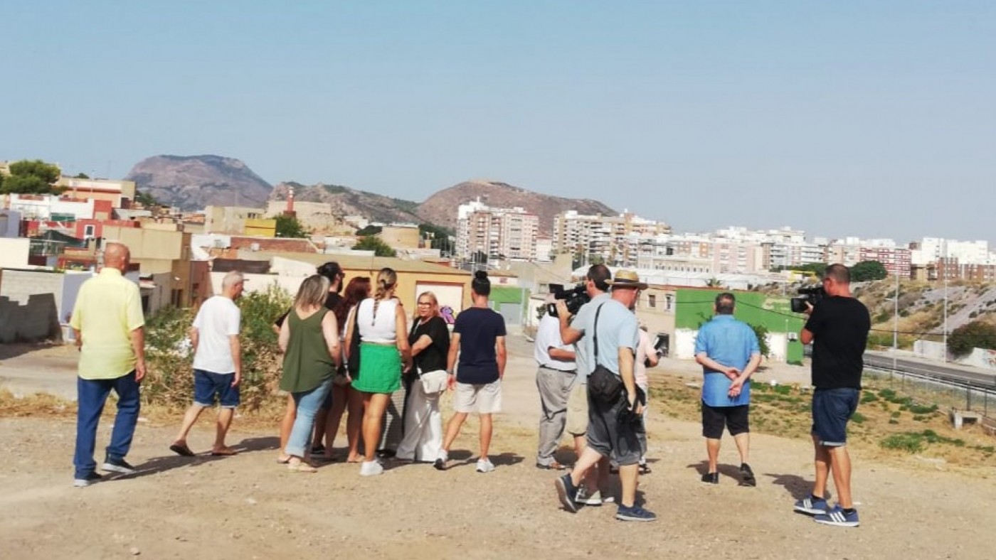 Vecinos de Cartagena denuncian al Ayuntamiento por viviendas sociales en suelos contaminados