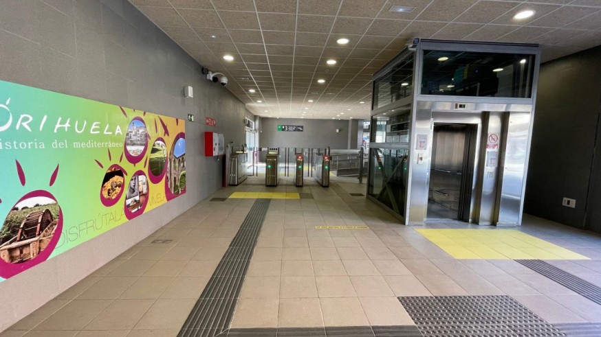 Interior de la estación de Orihuela