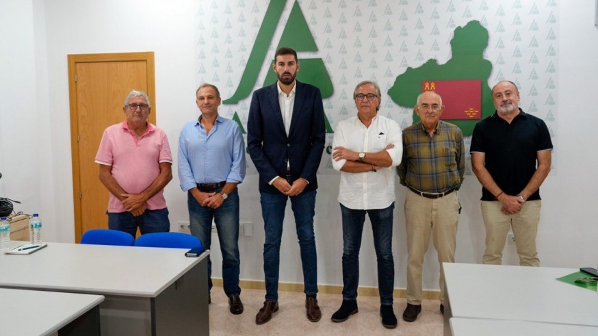 Vox acusa a PSOE y PP de permitir la entrada sin control de productos extranjeros que dañan al campo español