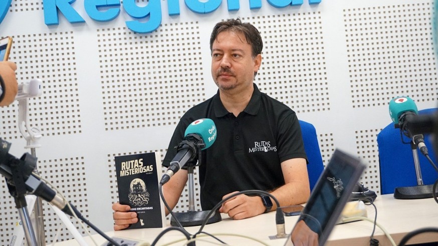 Hablamos con Santi García, uno de los organizadores de Rutas Misteriosas por distintos puntos de la Región como Cartagena, Puerto de Mazarrón o Murcia
