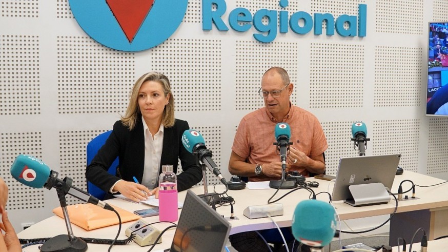 En esta Mesa de análisis hablamos con la socióloga Virginia Sánchez y el politólogo Luis Roca de Pedro Sánchez, elecciones...