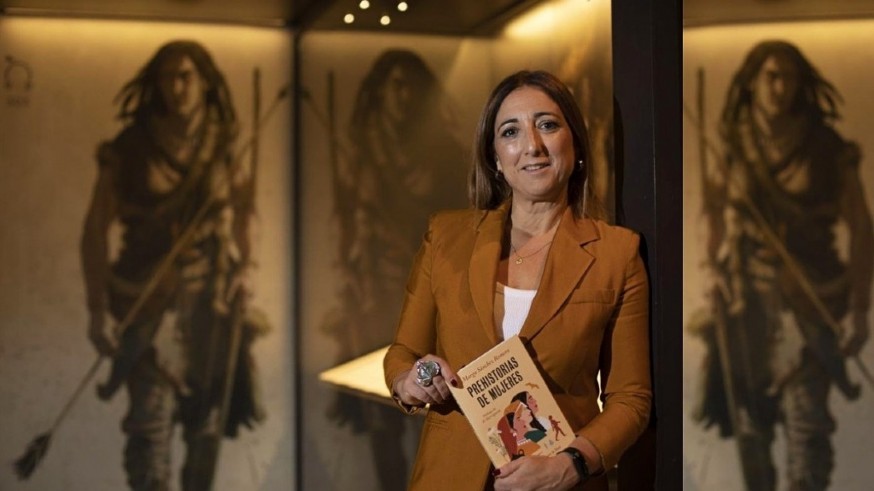 Con la escritora Marga Sánchez hablamos de su libro 'Prehistorias de mujeres'