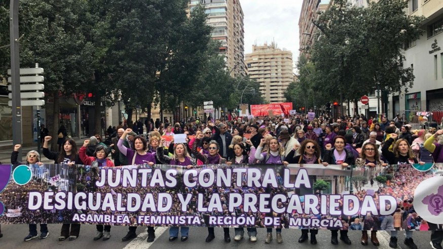 Quince mil personas se manifestan en Murcia por el Día Internacional de la Mujer