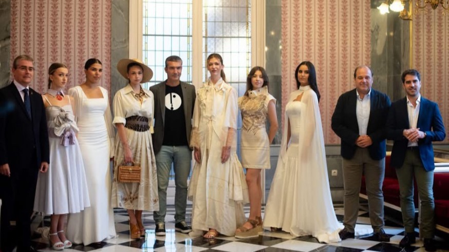 Moda murciana en la plaza de Belluga