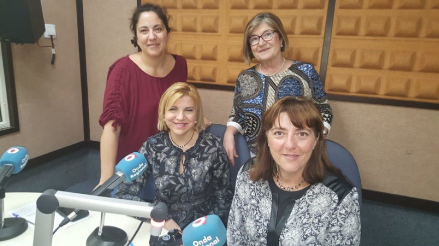 La consejera Violante Tomás con Marta Ferrero, Lola Martínez y Carmen Campos en Onda Regional