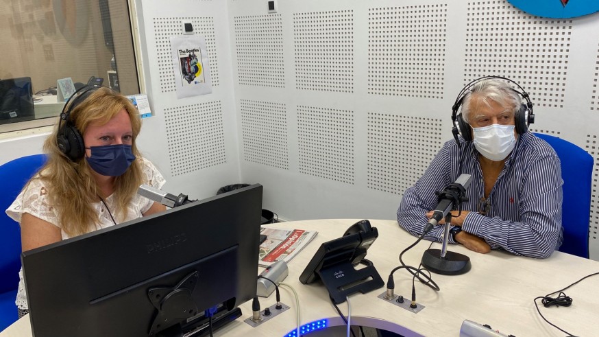 Juan Guillamón junto a Susana Azparren en un momento de la tertulia