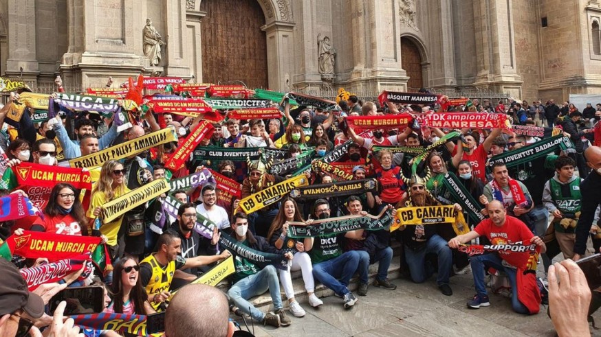 VÍDEO | Los seguidores del UCAM Murcia disfrutan del encuentro de aficiones