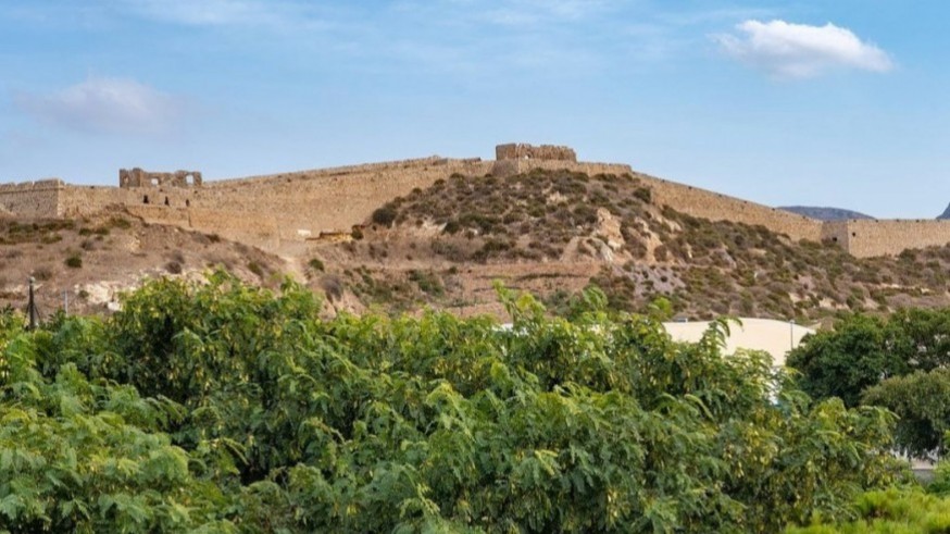 La Plataforma en Defensa del Castillo de Los Moros protesta por el deterioro que sufre la fortificación