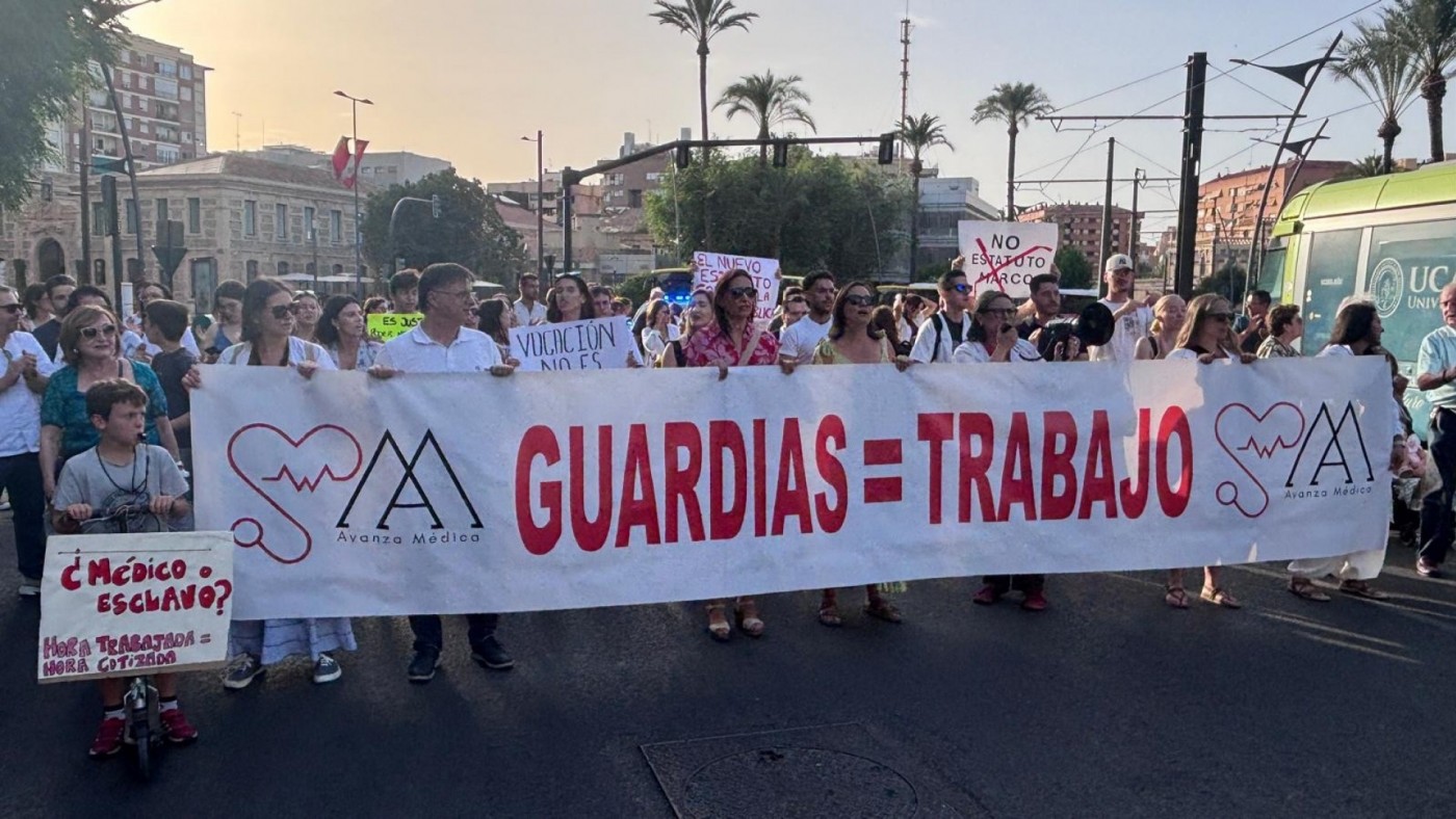 Los médicos paran para visibilizar su "situación límite"