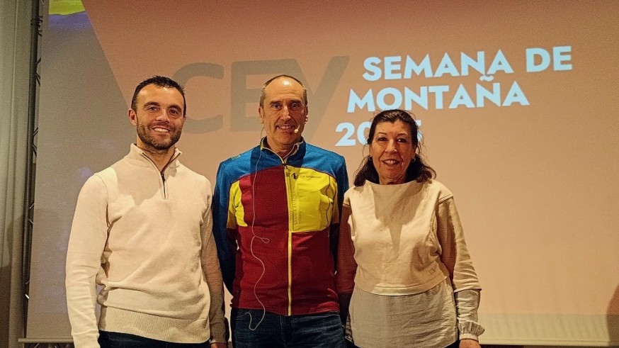 El Centro Excursionista de Yecla inaugura su Semana de Montaña con Pedro Partal