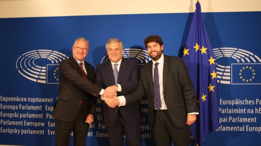 López Miras con el pte. del Parlamento Europeo, Antonio Tajani, y con el vicepte. de la institución, Ramón Luis Valcárcel