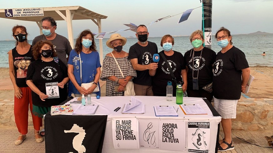 TARDE ABIERTA. Un cordón humano intentará recorrer el Mar Menor mañana