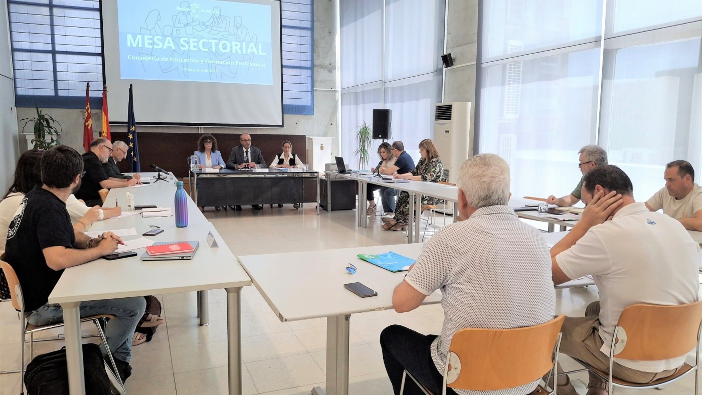 Educación aprueba la Orden de Recursos Humanos sin el apoyo de ningún sindicato docente