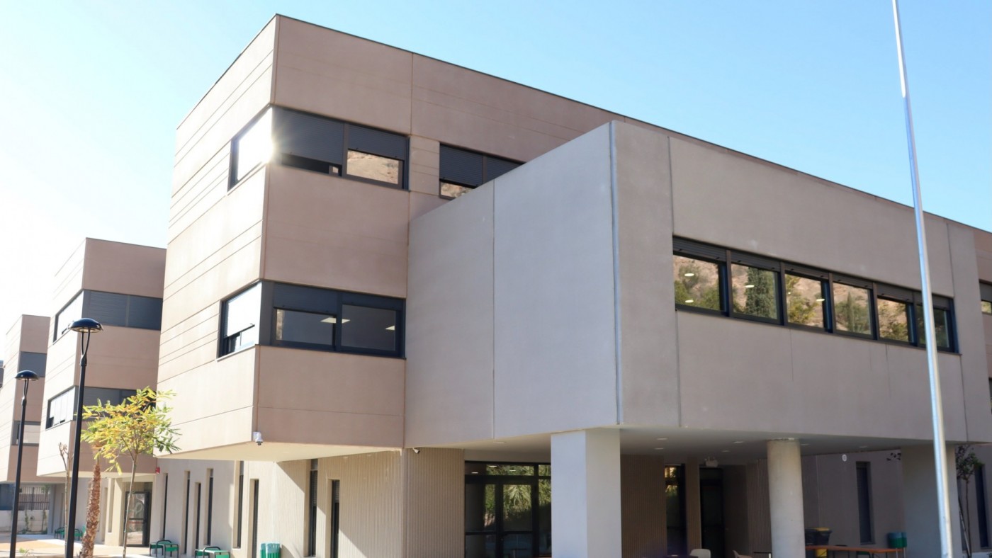 Mandan a casa a 850 alumnos por las altas temperaturas en la Región