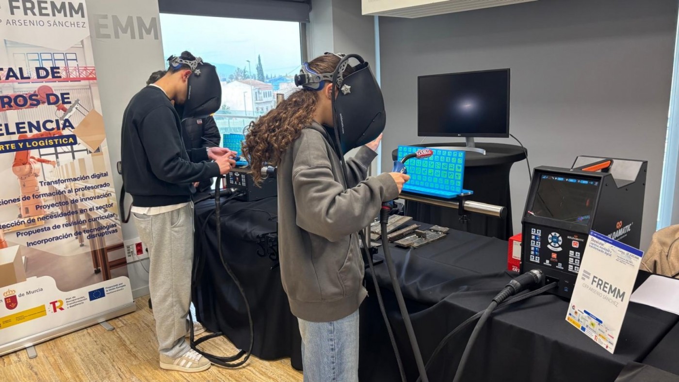 La Región de Murcia aprueba el primer decreto para regular la Formación Profesional y reforzar su vínculo con las empresas