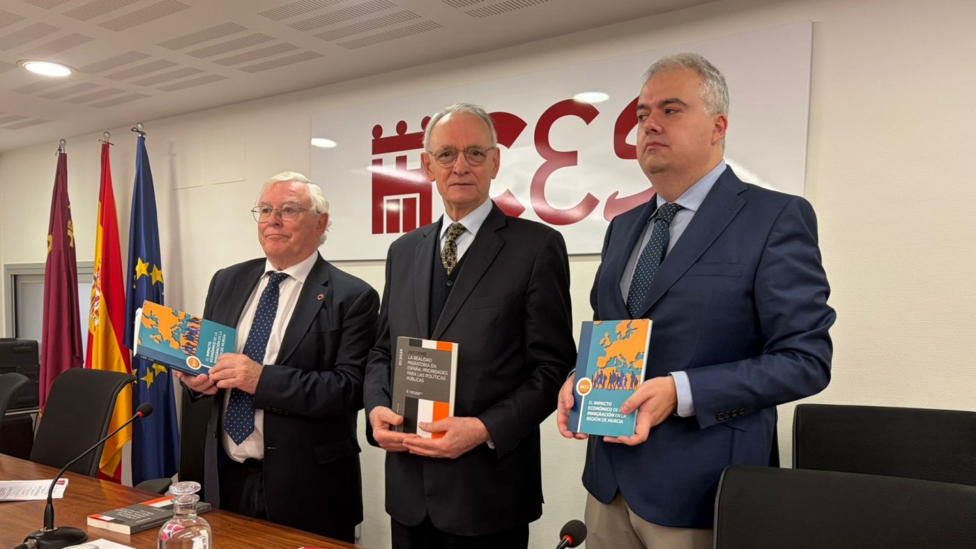 Antón Costas defiende la regularización de inmigrantes como clave para la economía