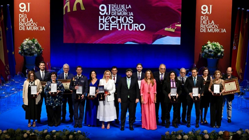 La Región celebra su Día con un homenaje a la excelencia y la memoria colectiva