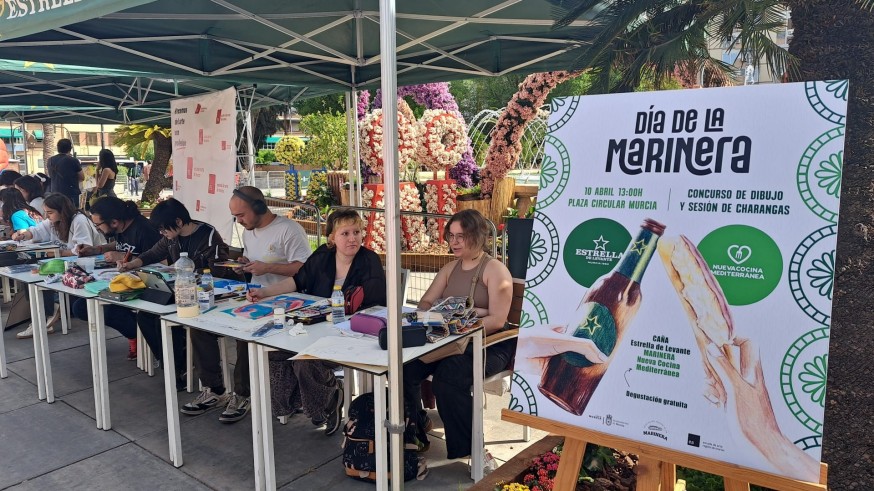 La Plaza Circular de Murcia acoge el arte de la marinera con un certamen creativo y degustaciones