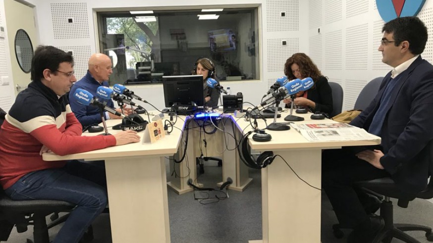 Tertulia en los estudios de ORM