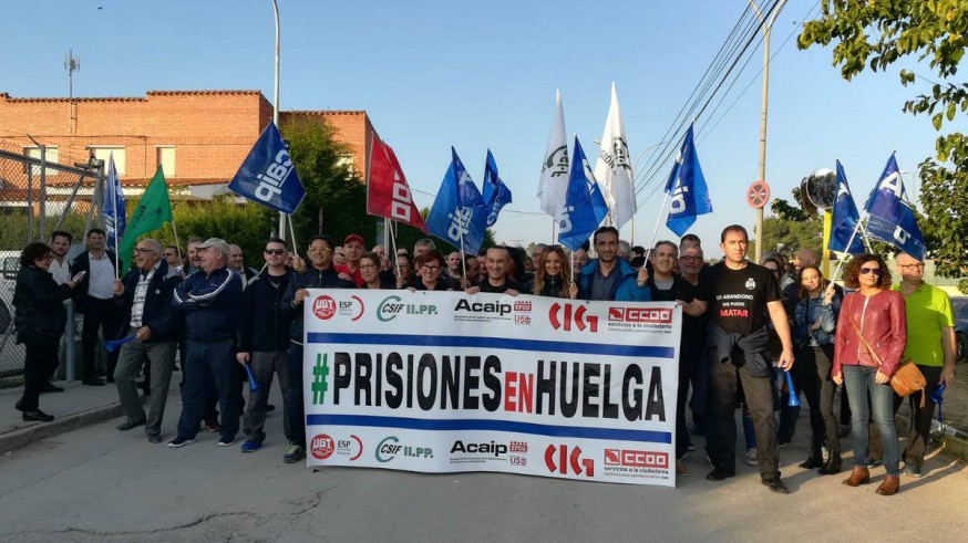 Protesta de los sindicatos frente a la prisión de Sangonera