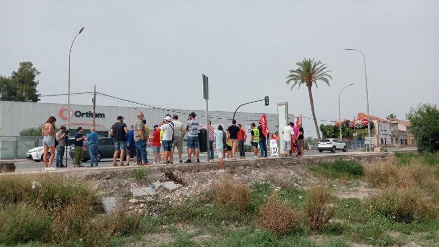 Protesta de los trabajadores de la concesionaria de ambulancias del Servicio Murciano de Salud