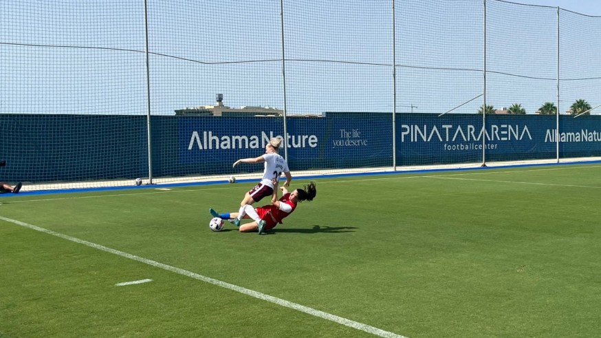 La mejicana Mariana da el empate al Alhama ElPozo en su estreno de pretemporada en Pinatar Arena