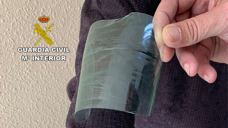 Los ladrones empleaban el método del resbalón, una hoja plástica dura y flexible