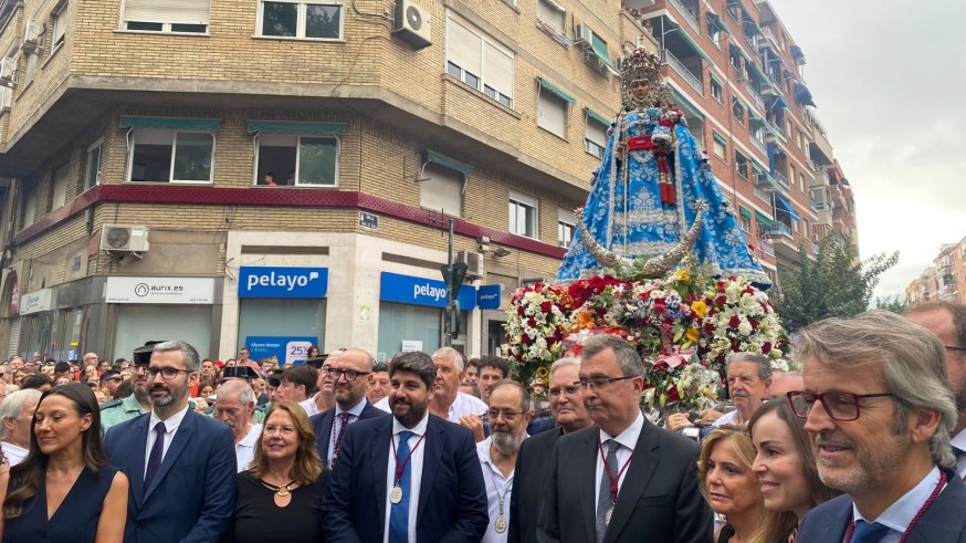 Las autoridades políticas acompañan a la Virgen de la Fuensanta en su Romería al Santuario