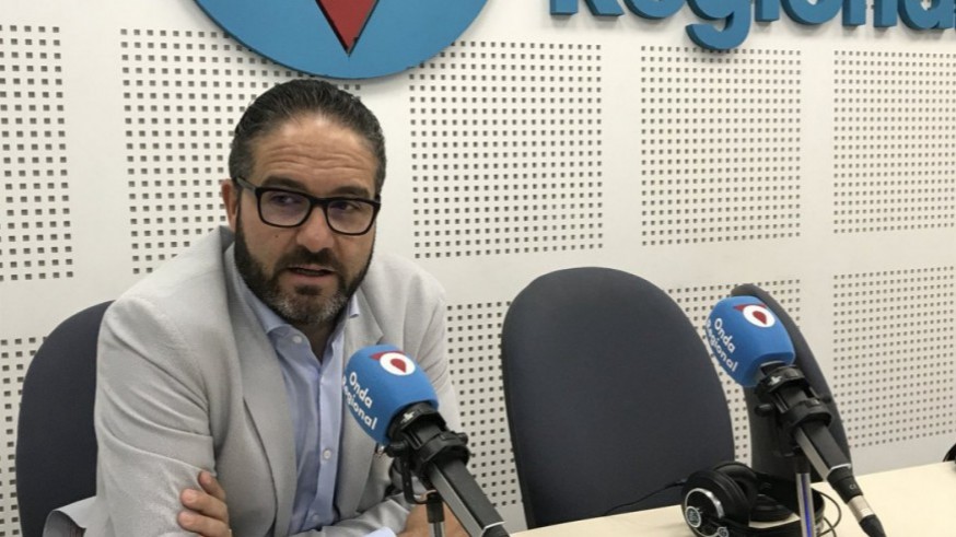 López Abad: "La situación del Mar Menor afecta de forma negativa al comercio de la Región"