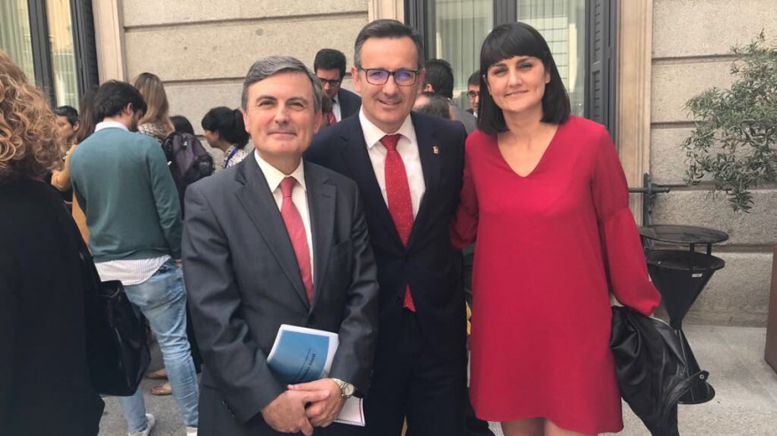 Pedro Saura (I), ayer junto a Diego Conesa y María González Veracruz. 